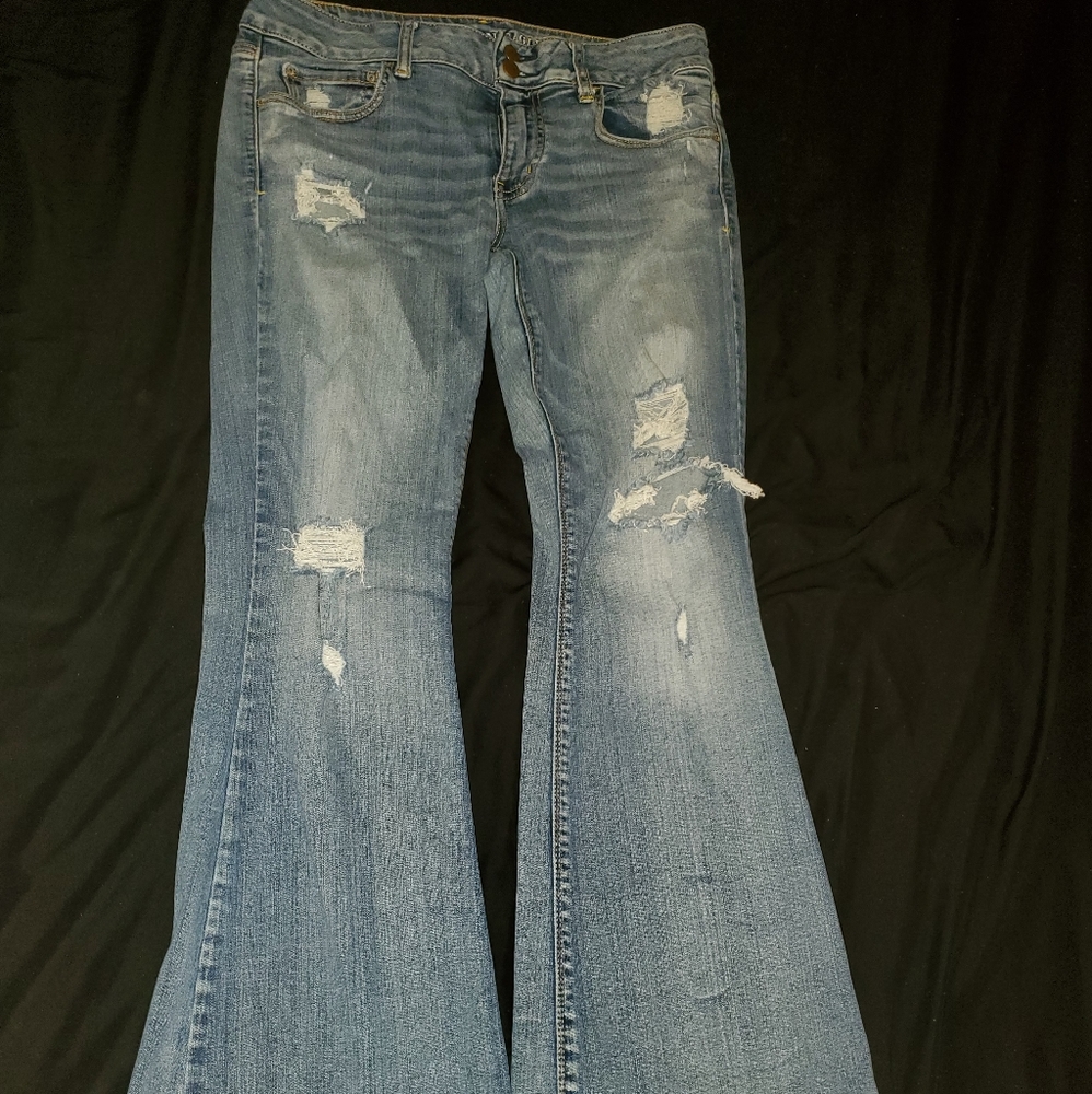 Size 12 short American Eagle artist flare jeans